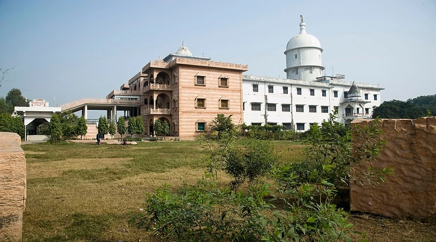 1 Day Kabir Math Tour package in Varanasi